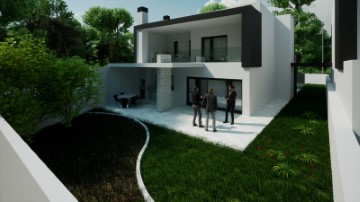 House 4 Bedrooms in Maceira