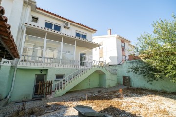 House 5 Bedrooms in Leiria, Pousos, Barreira e Cortes