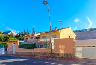 Casa o chalet 3 Habitaciones en Los Balcones - Los Altos del Edén