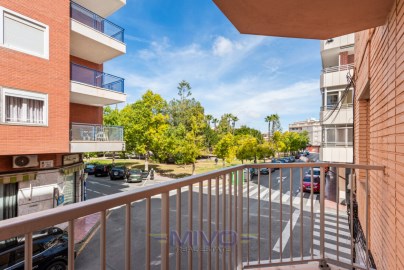 Apartment 4 Bedrooms in Torrevieja Centro