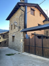 House 5 Bedrooms in Esterri d'Àneu