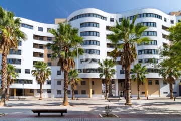 Apartment 4 Bedrooms in Loures