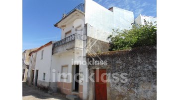 House 2 Bedrooms in Alcains