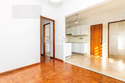 Apartment 4 Bedrooms in Moscavide e Portela