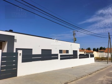 House 4 Bedrooms in Azeitão (São Lourenço e São Simão)