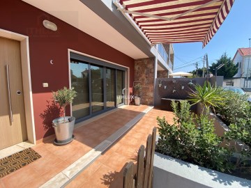 House 3 Bedrooms in Cardosas