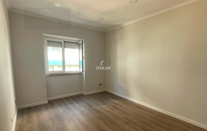 Apartment 2 Bedrooms in Sacavém e Prior Velho