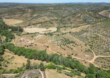 Quintas e casas rústicas  em Sabóia