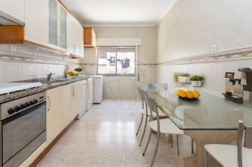 Apartment 2 Bedrooms in Baixa da Banheira e Vale da Amoreira