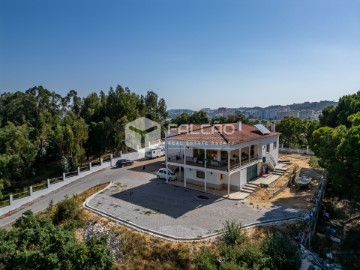 Maison 4 Chambres à Cidade de Santarém