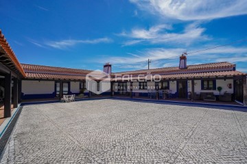 House 4 Bedrooms in Ereira e Lapa