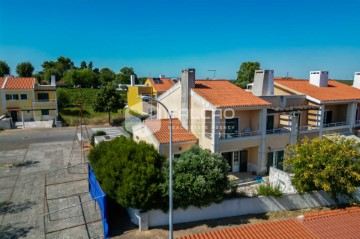 Maison 4 Chambres à Cidade de Santarém