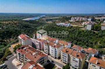 Apartment 4 Bedrooms in Cidade de Santarém