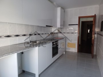 Apartment 4 Bedrooms in Santa Maria Maior e Monserrate e Meadela