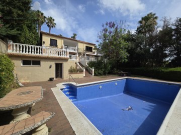 House 6 Bedrooms in Sotogrande Costa