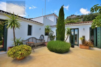 House 6 Bedrooms in Montejaque