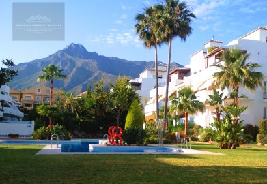 Apartment 3 Bedrooms in Marbella Pueblo