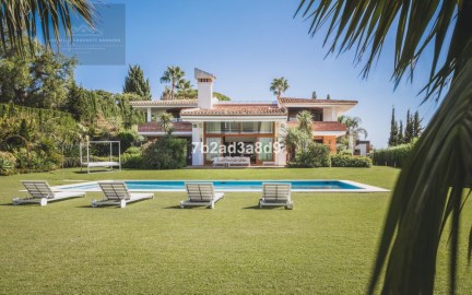 House 7 Bedrooms in Elviria-Cabopino