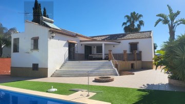 House 3 Bedrooms in Alhaurín el Grande Centro