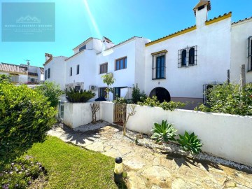 House 3 Bedrooms in Casares