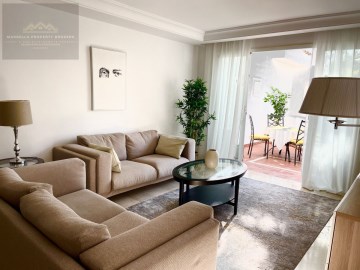 Apartment 2 Bedrooms in Nueva Andalucía