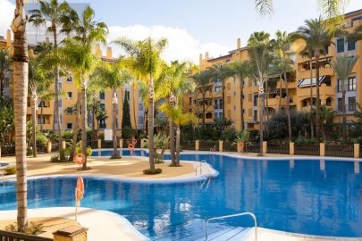 Apartment 4 Bedrooms in San Pedro de Alcántara