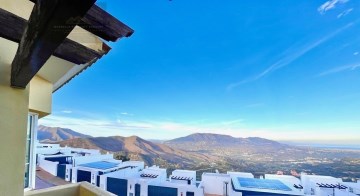 House 4 Bedrooms in Marbella Pueblo