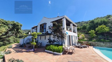 House 5 Bedrooms in Gaucín