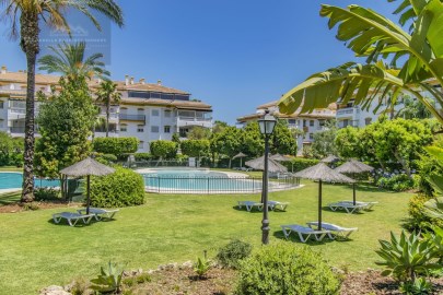 Apartment 3 Bedrooms in Nueva Andalucía