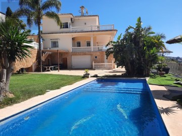 House 5 Bedrooms in Mijas Golf