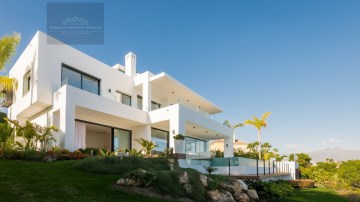 House 4 Bedrooms in Estepona Pueblo