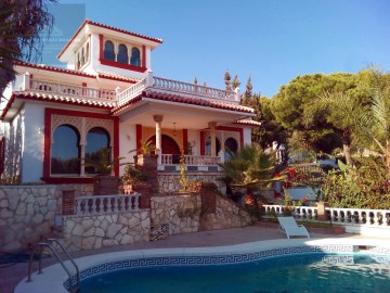 House 8 Bedrooms in Torrenueva