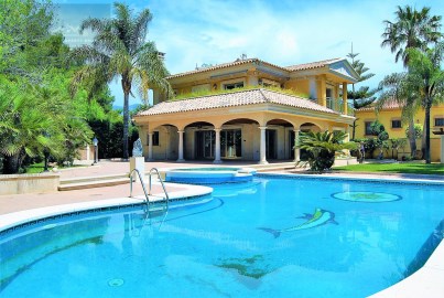 House 5 Bedrooms in La Cala de Mijas