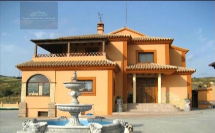 Country homes 5 Bedrooms in Estepona Pueblo