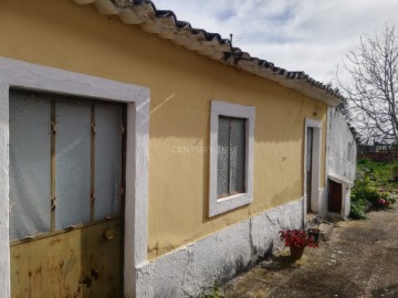 Quintas e casas rústicas  em Achete, Azoia de Baixo e Póvoa de Santarém
