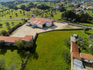 Bâtiment industriel / entrepôt à Malhou, Louriceira e Espinheiro