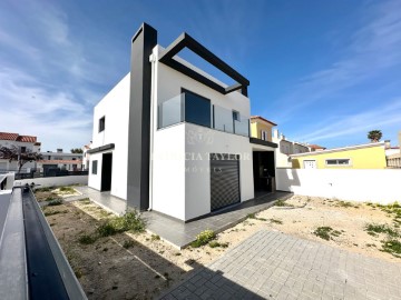 House 3 Bedrooms in Azeitão (São Lourenço e São Simão)