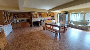 House 2 Bedrooms in Alcaide