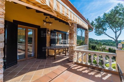 House 6 Bedrooms in Begur