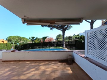 Apartment 4 Bedrooms in Calella