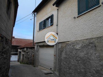 House 6 Bedrooms in Arca e Varzielas