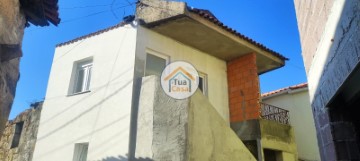 House 2 Bedrooms in Campo