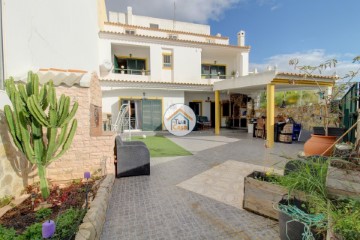 House 2 Bedrooms in Albufeira e Olhos de Água