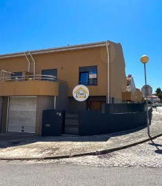 House 4 Bedrooms in Ponte