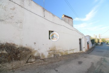 Maison 3 Chambres à Aguiar