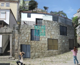 Commercial premises in Cedofeita, Santo Ildefonso, Sé, Miragaia, São Nicolau e Vitória