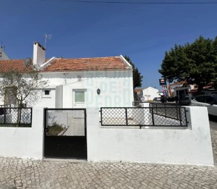 Moradia 2 Quartos em Santo Estevão