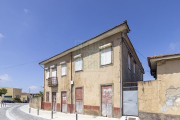 House 3 Bedrooms in Custóias, Leça do Balio e Guifões