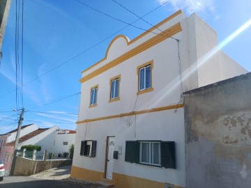 House 5 Bedrooms in Cadaval e Pêro Moniz