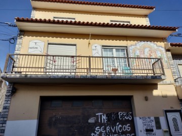 House 4 Bedrooms in Bombarral e Vale Covo